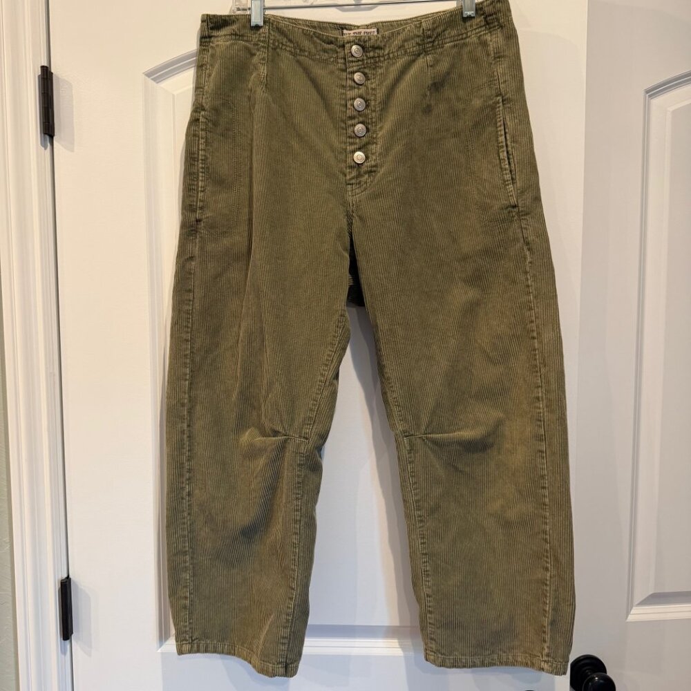 Free People We The Free Osaka Cord Jeans EUC - Color: Capulet Olive - Size 31 - Picture 2 of 9
